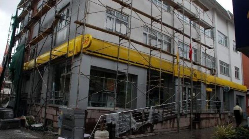 Straforların &Uuml;zerine Iskele Kurdular