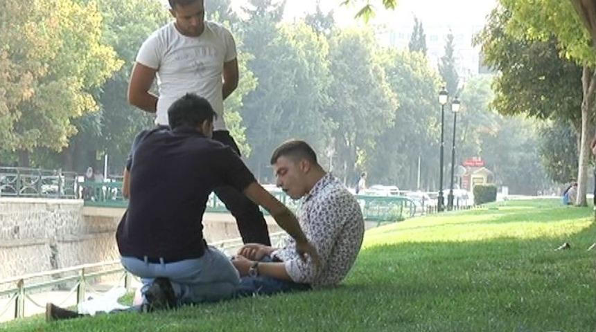 Bonzayi &Ccedil;eken Gen&ccedil; Kendinden Ge&ccedil;ti