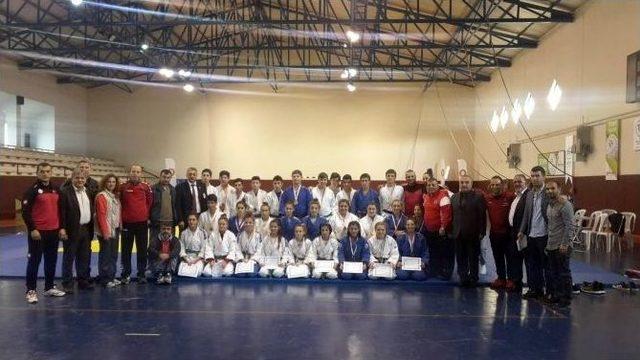 Okul Sporları Judo İl Birinciliği Yapıldı 1