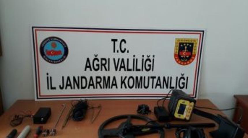 Ağrı&rsquo;da Ka&ccedil;ak Kazı Operasyonu