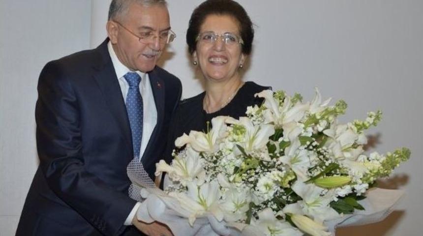 Esog&uuml;, Belkıs Tanrıverdi&rsquo;yi T&ouml;renle Emekliliğe Uğurladı