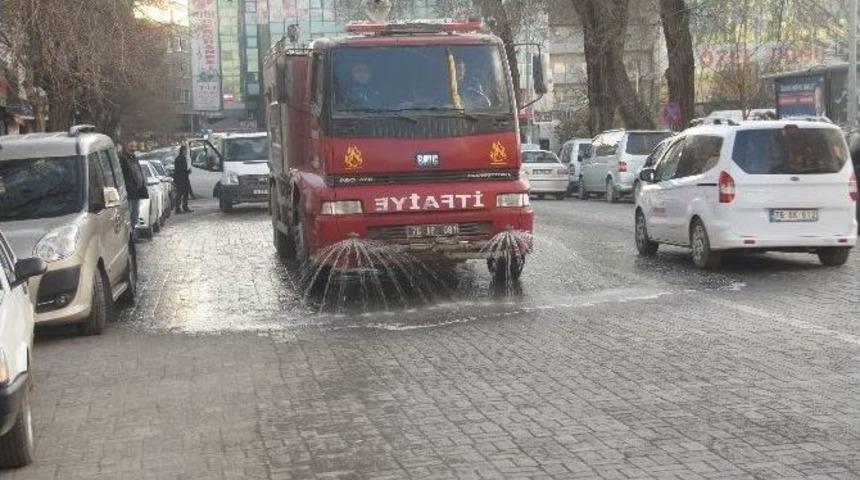 (&ouml;zel Haber) Kış Ortası Tozdan Yollar Sulandı