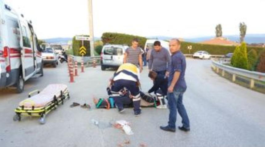 Elektrikli Bisiklet İle Otomobil &Ccedil;arpıştı: 1 Yaralı