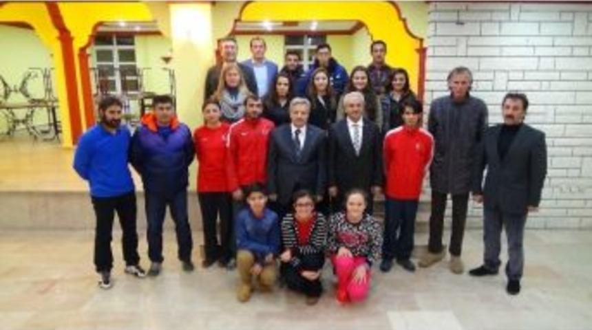 Başarılı Sporcular Tanıtıldı