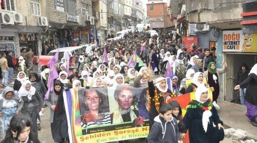 Paris&rsquo;te &Ouml;ld&uuml;r&uuml;len 3 Kadın Şırnak&rsquo;ta Anıldı