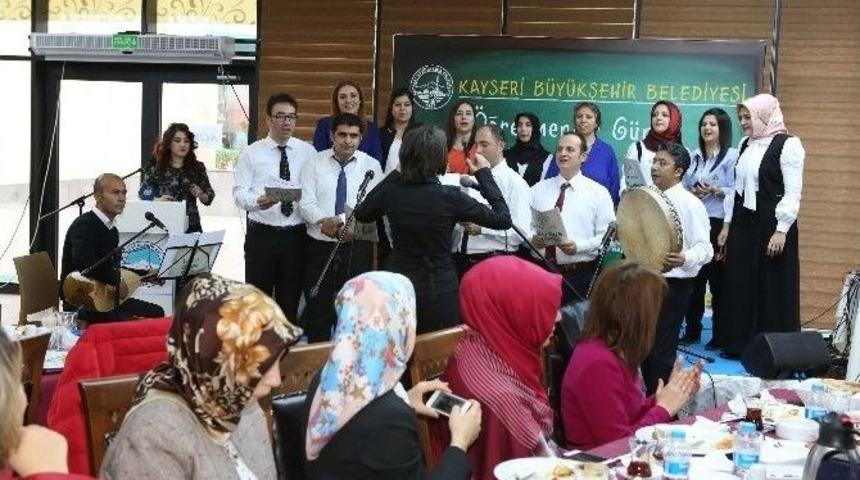 Kayseri B&uuml;y&uuml;kşehir Belediyesi Başkanı Mehmet &Ouml;zhaseki: