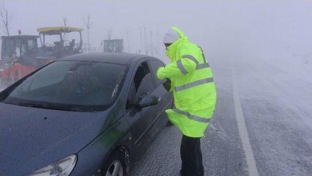 Aksaray’da Yollar Trafiğe Kapatıldı