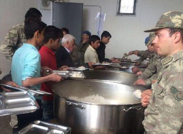 Silopi’De Aşiret Lideri, 15 Temmuz Şehitleri Için Kurban Kesti