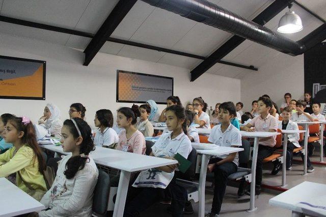 Suriyeli &Ccedil;ocukların Artık Bir Kardeşi Var 1