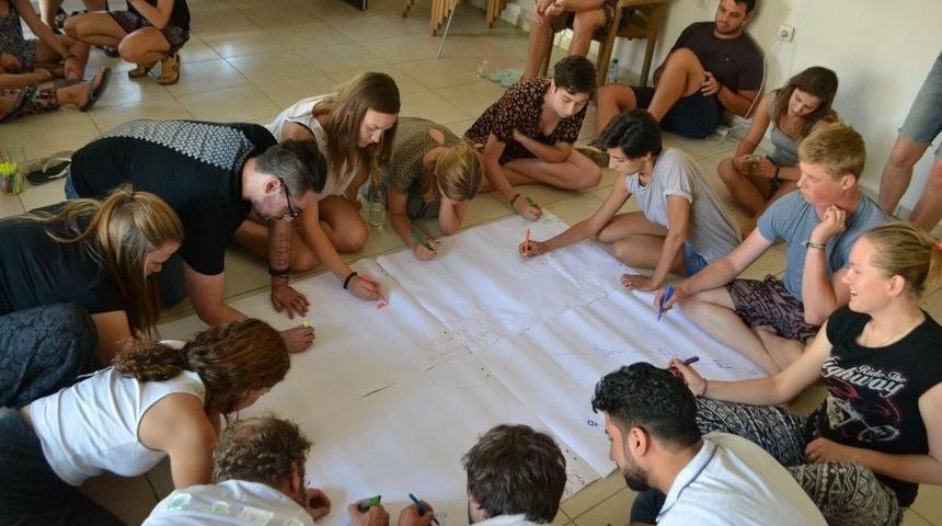 6 &Uuml;lkeden 38 Gen&ccedil; Diyarbakır&rsquo;da Buluştu