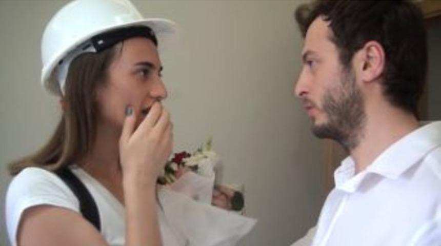 Amerika&rsquo;da Sandığı Nişanlısı Karşısına &Ccedil;ıktı, Gelen Teklifle Şok Oldu