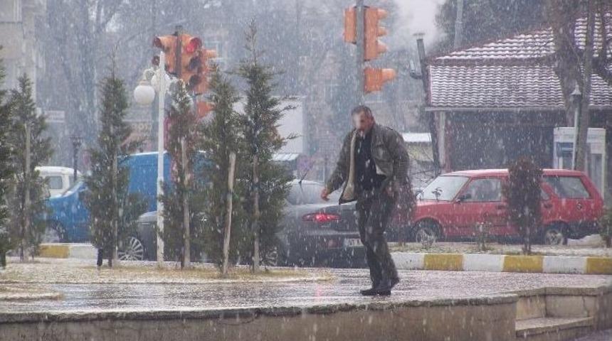 -korkuteli&rsquo;de Yayla Mahallelerdeki Okullara 1 G&uuml;nl&uuml;k Kar Tatili