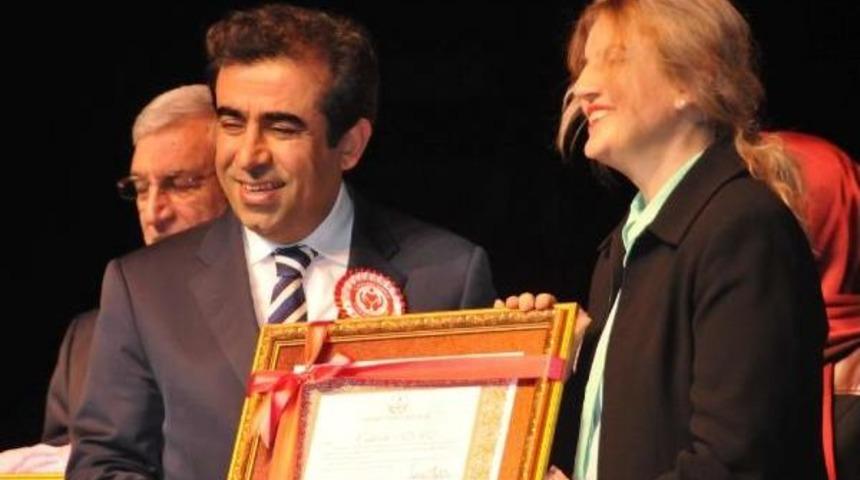 EMEKLİ &Ouml;ĞRETMENLERE HİZMET ŞEREF BELGESİ VERİLDİ