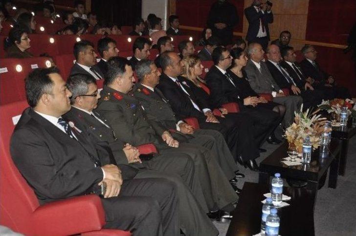 Öğretmenler Halay Çekerek Günlerini Kutladı G3