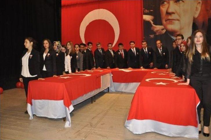 Öğretmenler Halay Çekerek Günlerini Kutladı G4