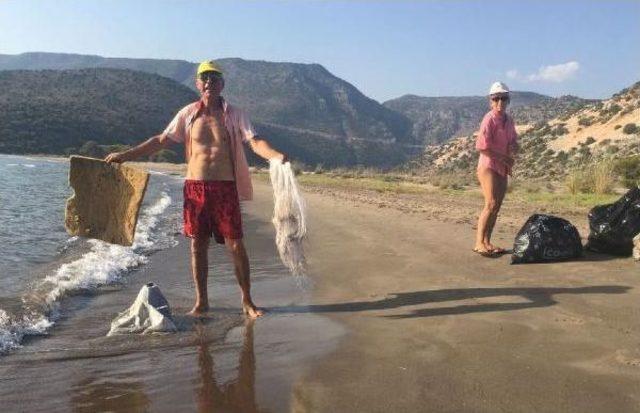 Türkiye Sevdalısı Fransız Çift Plajda Temizlik Yaptı