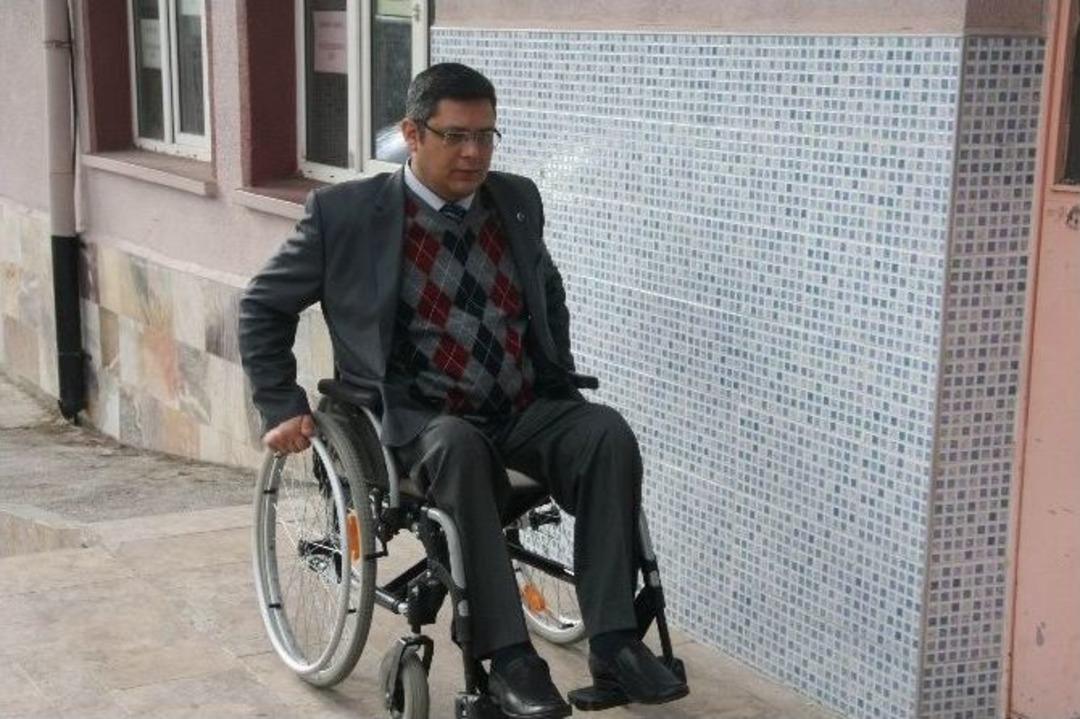 (&ouml;zel Haber) Engelleri &ldquo;&ouml;ğretmenlik Aşkı&rdquo; İle Aştı