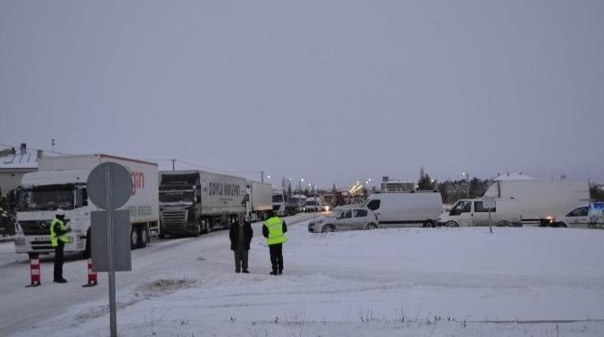 Kulu-konya Karayolu Ulaşıma Kapandı