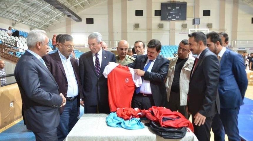 Erzincan Da 66 Spor Klubüne Malzeme Dağıtımı