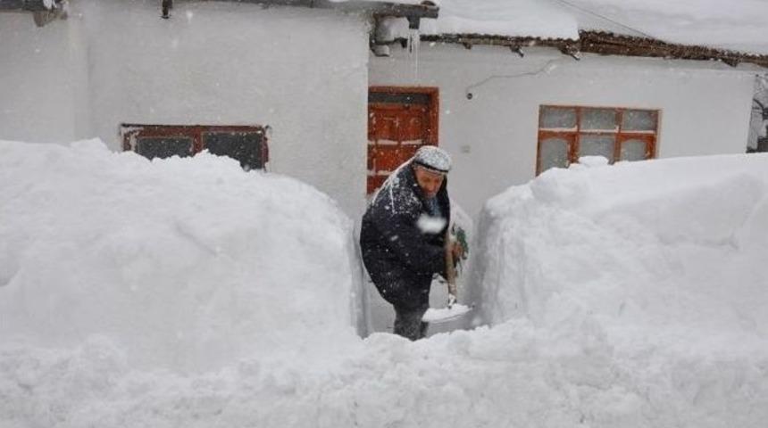 Dursunbey&rsquo;de Okullar Yarın Da Tatil Edildi