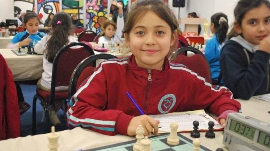 Miniklerin Satran&ccedil; Turnuvası Sona Erdi