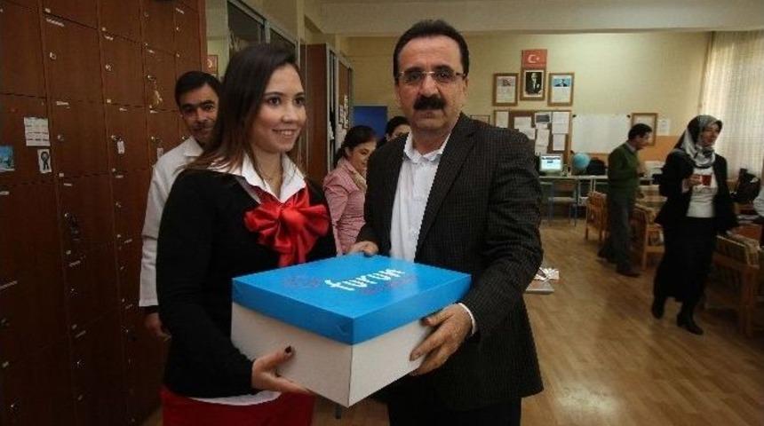 Bayraklı Belediyesi&rsquo;nden &Ouml;ğretmenlere S&uuml;rpriz