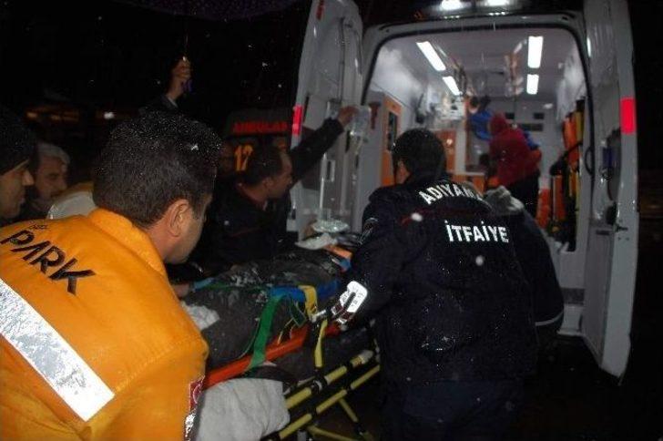 Yolcu Minibüsü İle Otomobil Çarpıştı: 5 Yaralı G4