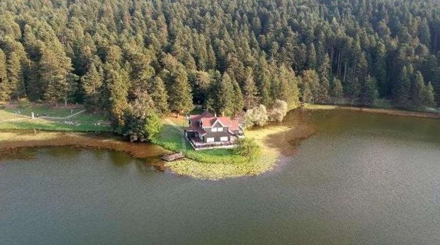 Abant Ve G&ouml;lc&uuml;k Havadan Ayrı G&uuml;zel