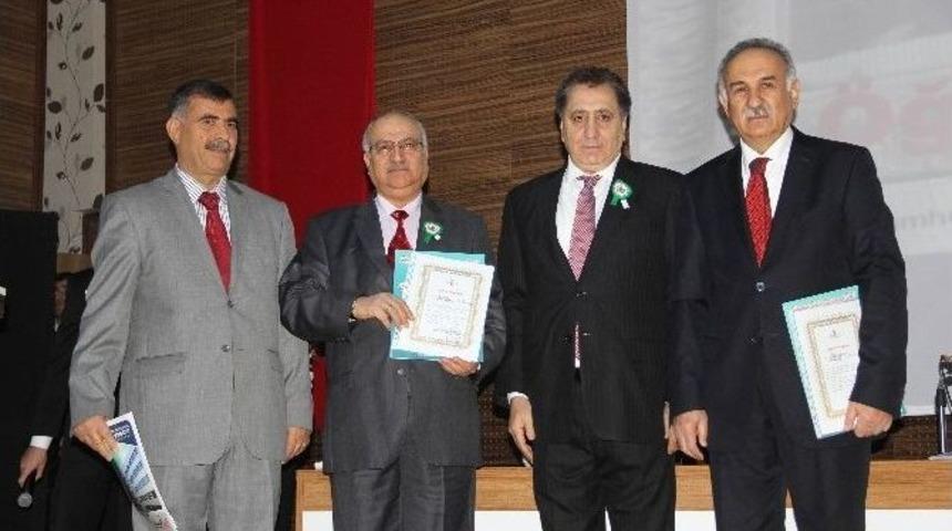 &Ouml;ğretmenler G&uuml;n&uuml;nde Vali K&uuml;&ccedil;&uuml;k&rsquo;ten &Ouml;ğretmenlere Başarı &Ccedil;ıkışı