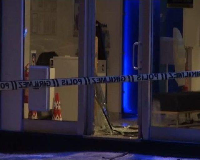Esenyurt ta Banka Şubesi &Ouml;n&uuml;nde Patlama 2