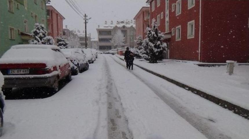 Erzincan&rsquo;da Kar Tatili Bir G&uuml;n Daha Uzatıldı