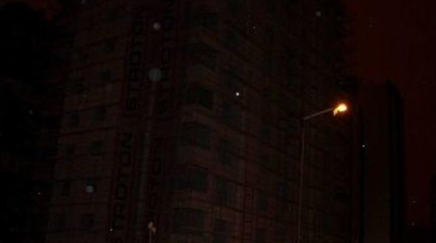 İnşaatın 7. Katına &Ccedil;ıkan Şahsı Polis İkna Etti