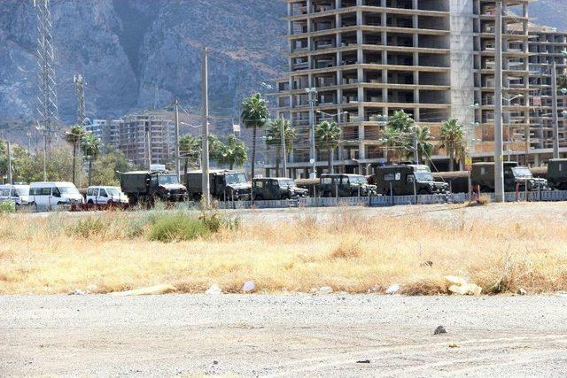 Askeri Sağlık Ara&ccedil;ları Hatay&rsquo;da 3