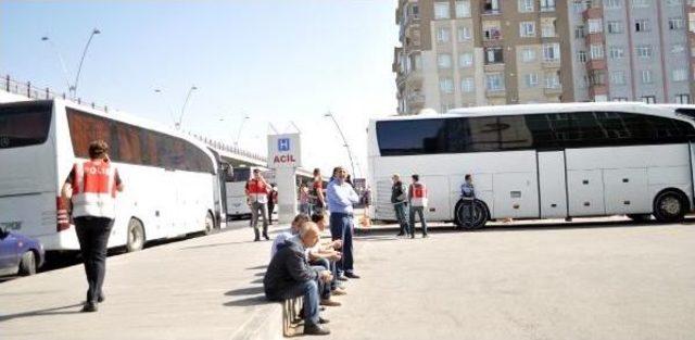 Kaçak Suriyeliler, Kayseri'ye Getirildi