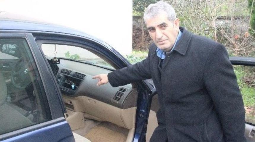 Hırsızlar Otomobillerin Teyplerine Dadandı