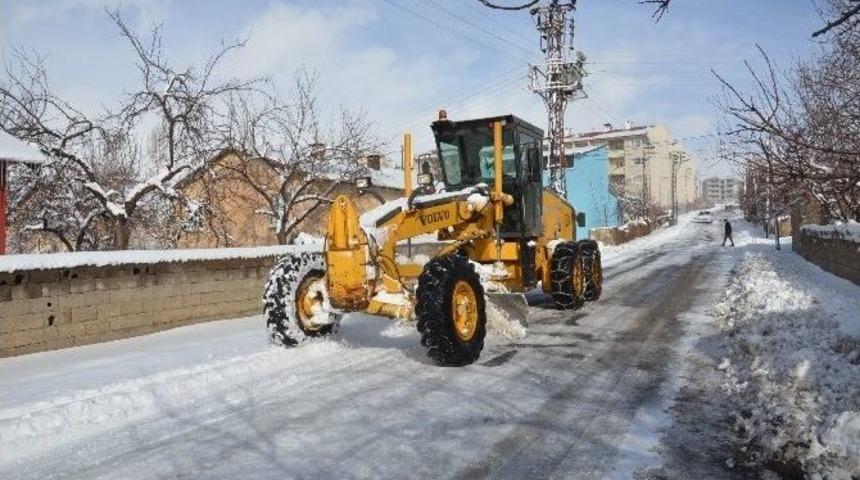Tatvan Belediyesi&rsquo;nden Kar Mesaisi