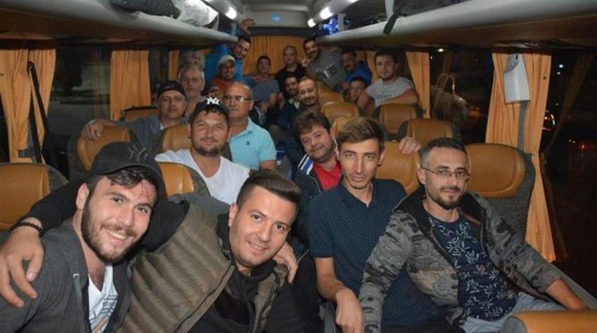 Bilecikli Amat&ouml;r Balık&ccedil;ılardan Oluşan 23 Kişi Cunda Adası&rsquo;na Avlanmaya Gitti