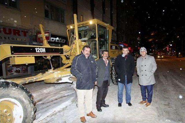 Karla M&uuml;cadelede Gece Mesaisi 2