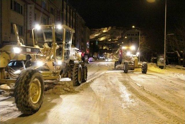 Karla M&uuml;cadelede Gece Mesaisi 3