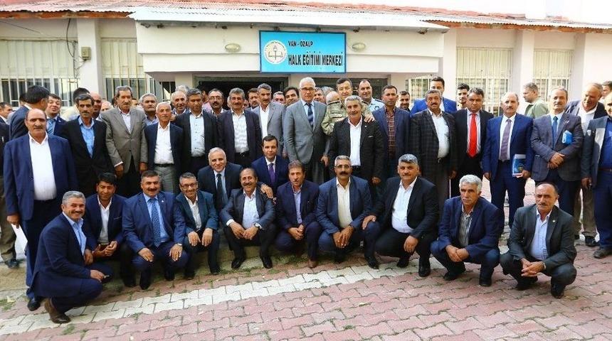 Vali Zorluoğlu, &Ouml;zalplı Muhtarlarla Buluştu