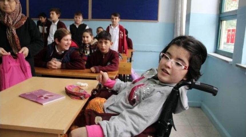 Dilara&rsquo;nın Okul Hasreti 2 Ay Sonra Son Buldu