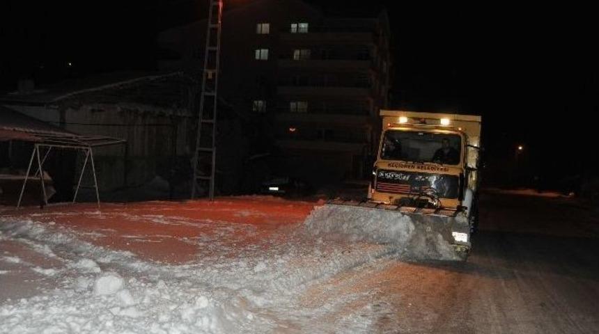 Keçiören’de Yoğun Kar Mesaisi