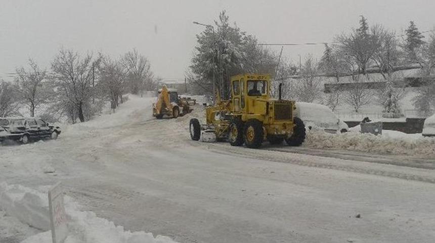 Adıyaman&rsquo;ın Sincik İl&ccedil;esine Ulaşım Sağlanamıyor