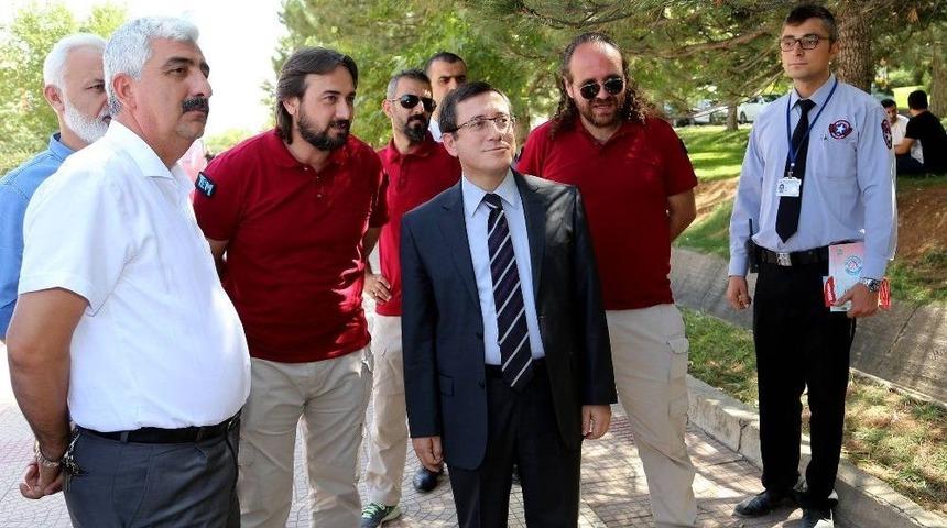 Rekt&ouml;r Kızılay: &Ccedil;ok Huzurlu Bir &Uuml;niversiteyiz