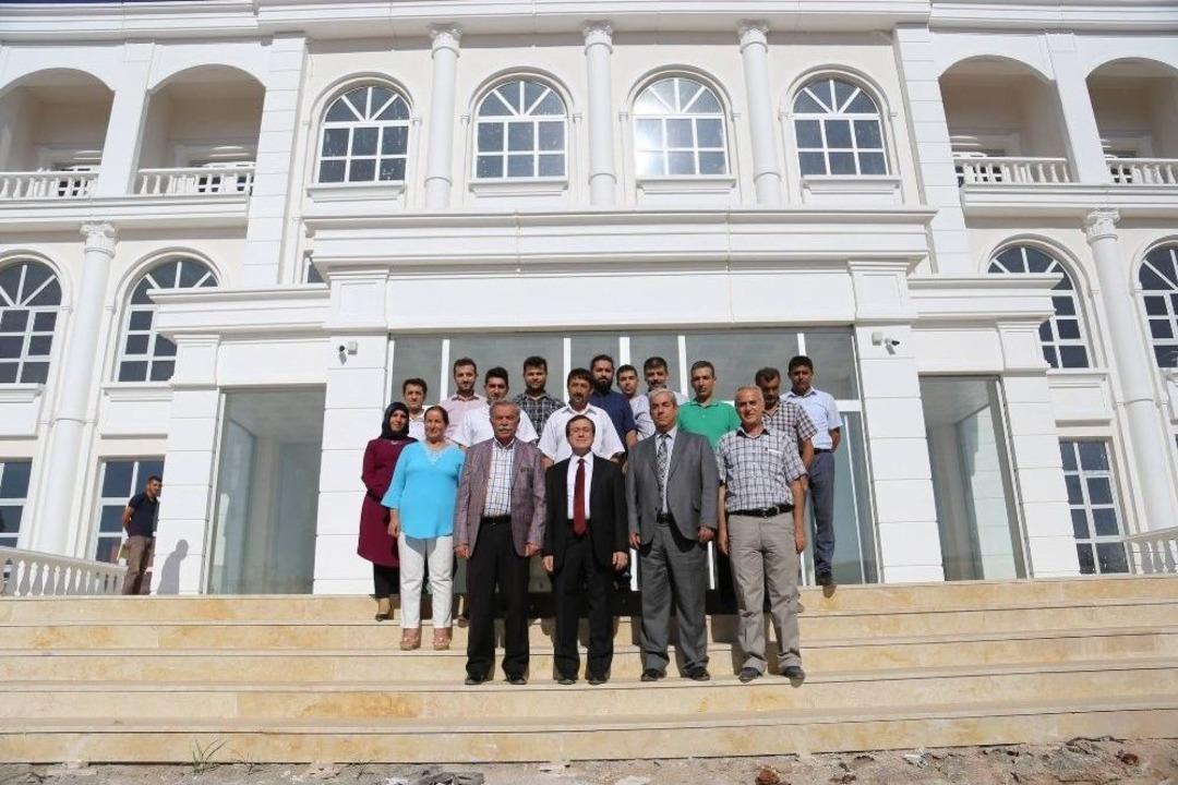 Rekt&ouml;r Kızılay, Doğanşehir Vahap K&uuml;&ccedil;&uuml;k Myo&rsquo;nda İncelemelerde Bulundu