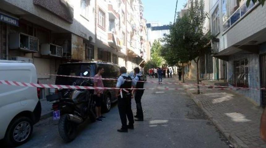 Uygulama Noktasından Ka&ccedil;an Ş&uuml;pheli Polisle &Ccedil;atıştı