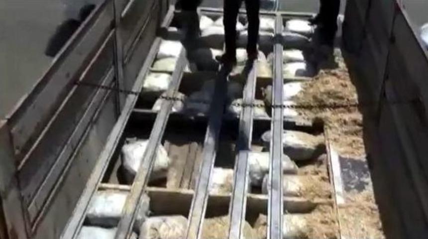 Diyarbakır'da Drone Destekli Operasyonda 440 Kilo Esrar Ele Ge&ccedil;irildi