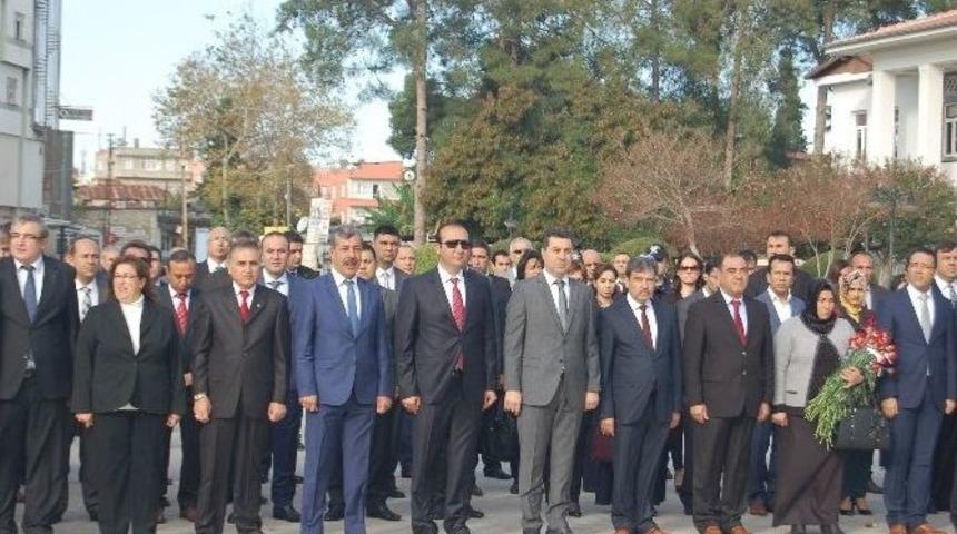 Ceyhan&rsquo;da &Ouml;ğretmenler G&uuml;n&uuml; Kutlandı