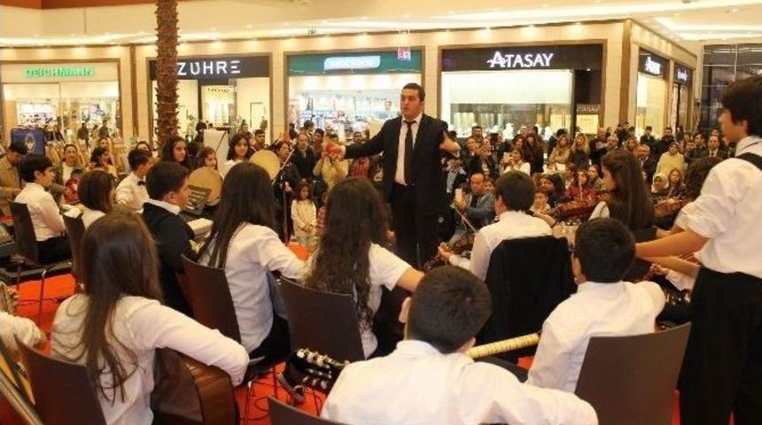 Ceylan Karavil Park&rsquo;ta &Ouml;ğretmenler G&uuml;n&uuml; Coşkusu