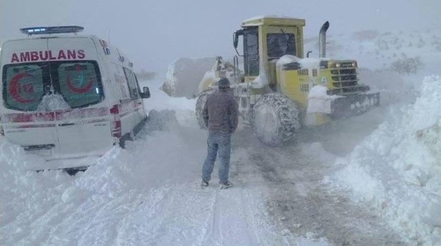 Karbonmonoksit Gazından Zehirlenen Aile 6 Saatte Hastaneye Ulaştırıldı